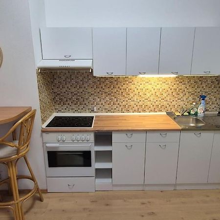 Lovely Old Town Apartment Bratislava Luaran gambar