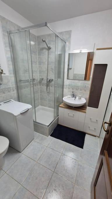 Lovely Old Town Apartment Bratislava Luaran gambar